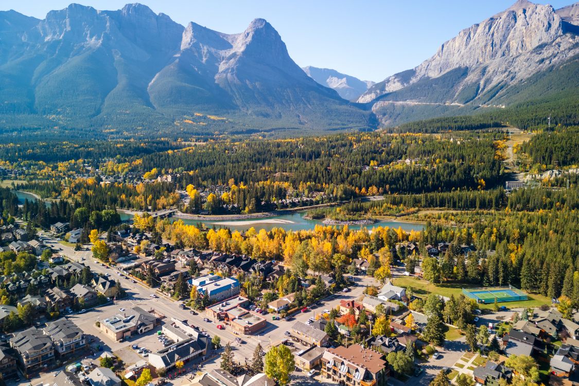 Déménager à Canmore, en Alberta, ou en partir : Guide pratique du réseau Atlas